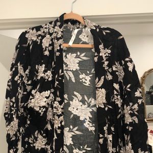 Black and floral kimono/robe